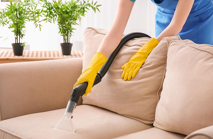 cleaning sofa professionally
