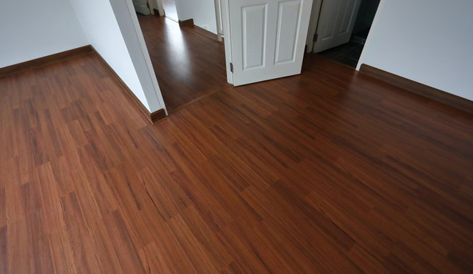 Laminated Wooden Floor Cleaning